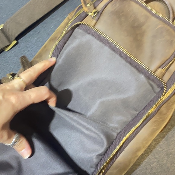 Leather crossbody sling bag - Picture 3 of 12